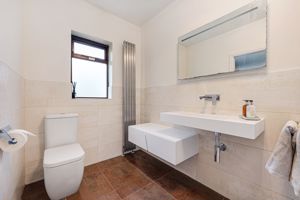 En-suite- click for photo gallery